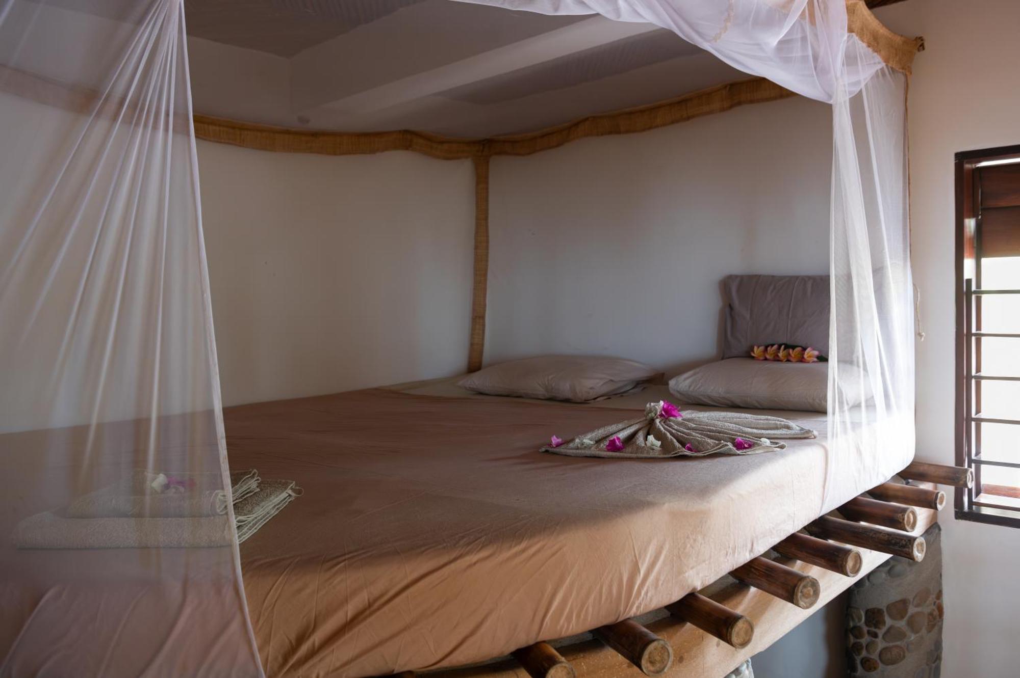 Shambala Madagascar: Beachfront Lodge And Adventures Ambolobozo 外观 照片
