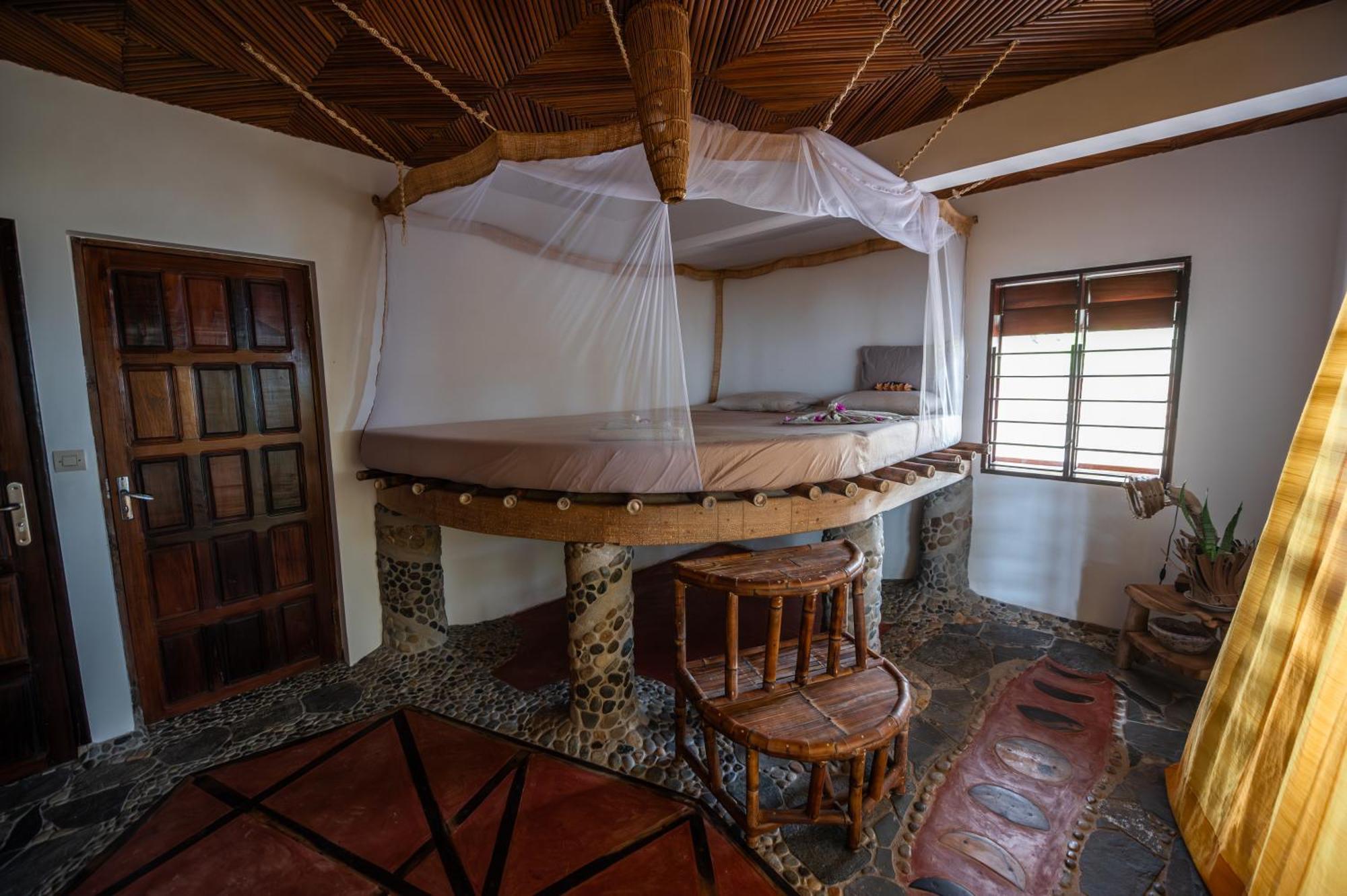 Shambala Madagascar: Beachfront Lodge And Adventures Ambolobozo 外观 照片