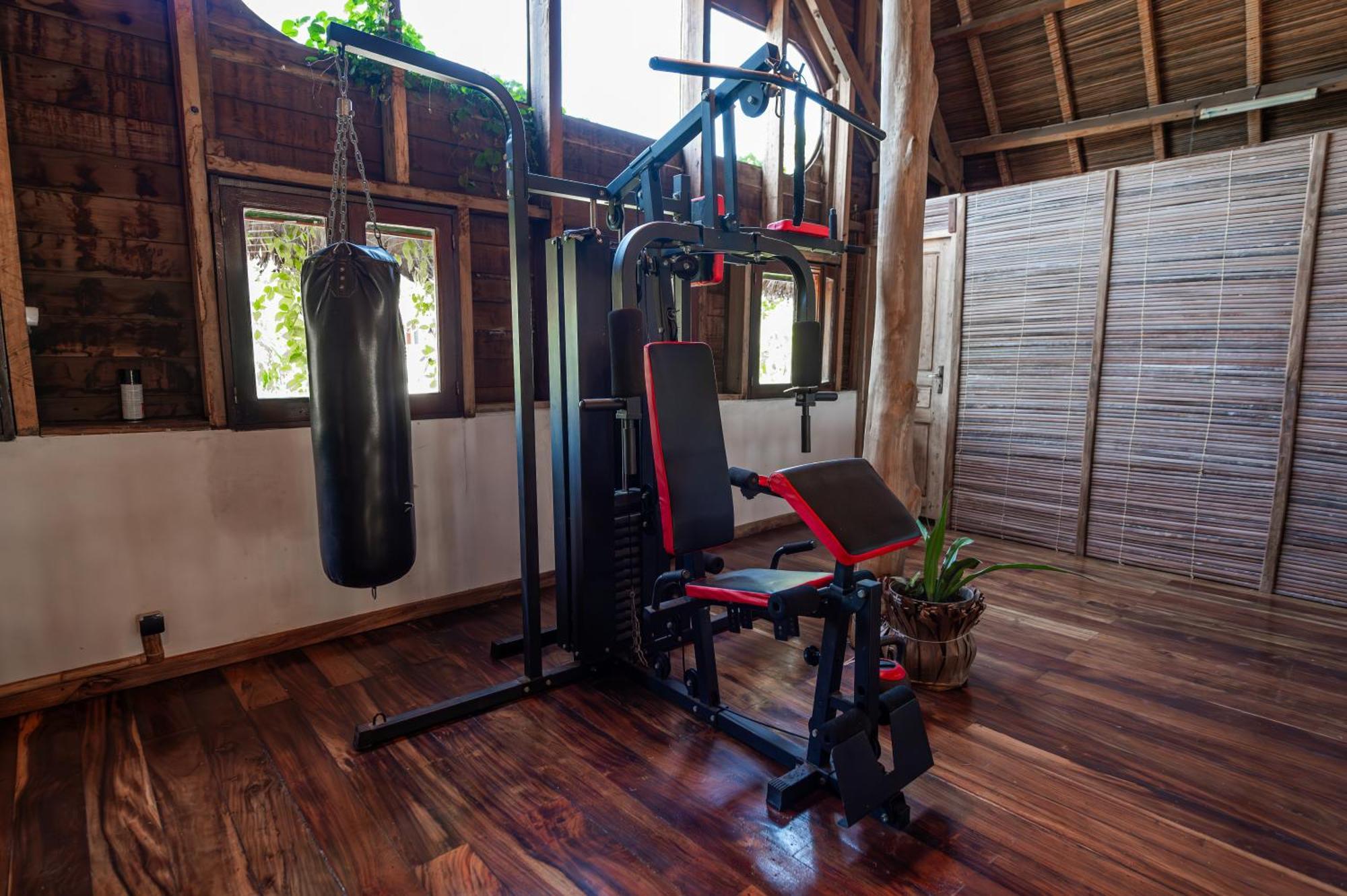 Shambala Madagascar: Beachfront Lodge And Adventures Ambolobozo 外观 照片