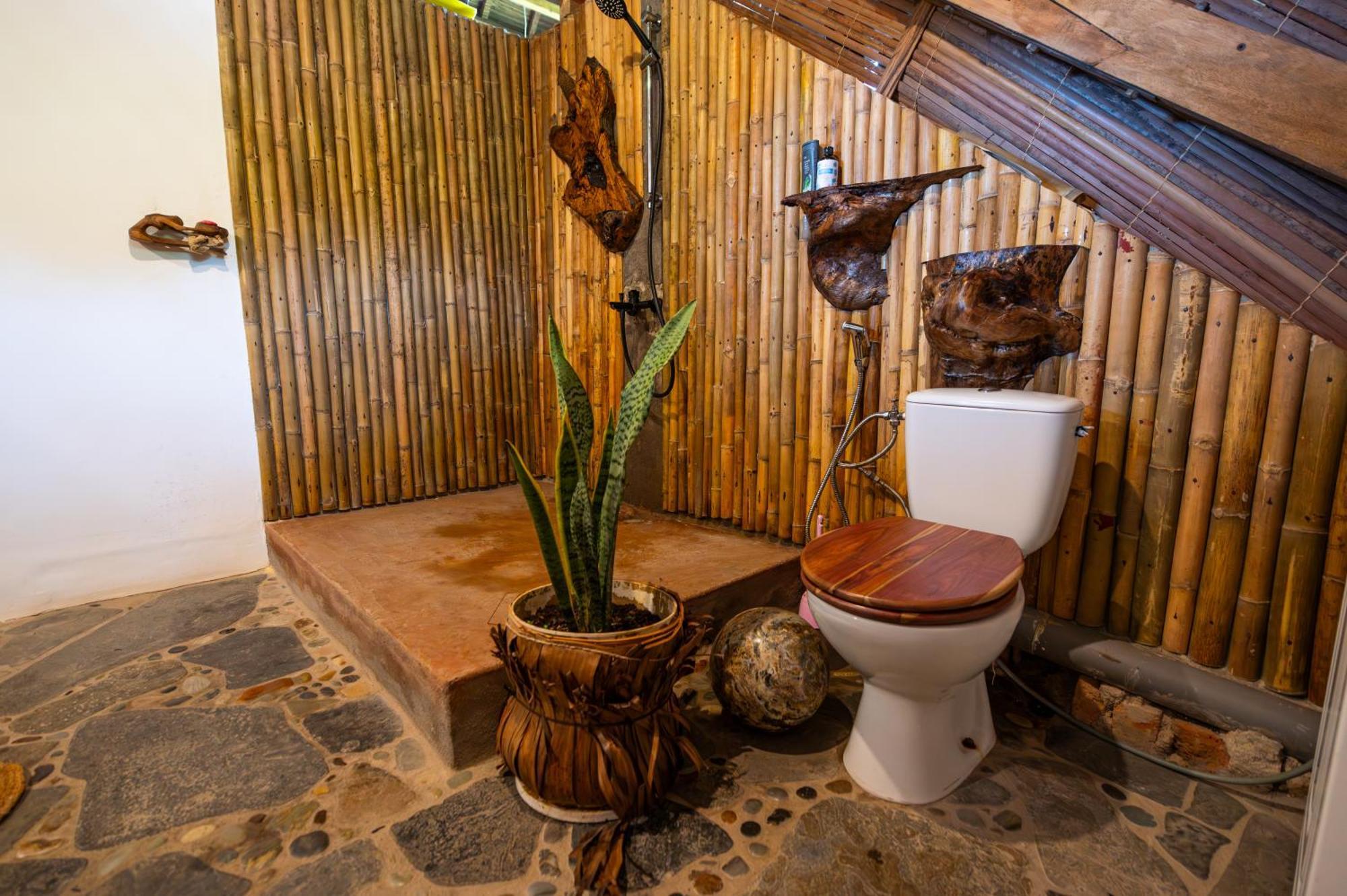 Shambala Madagascar: Beachfront Lodge And Adventures Ambolobozo 外观 照片